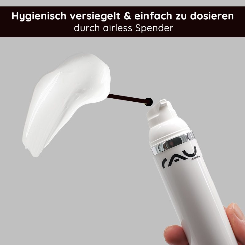 果酸去角质 100 毫升 含 BHA 的果酸去角质产品 RAU Cosmetics Airless-Spender mit cremiger Fruchtsäure-Peeling-Textur, bei dem der hygienische Verschluss und die einfache Dosierung für die Hautpflege im Vordergrund stehen.