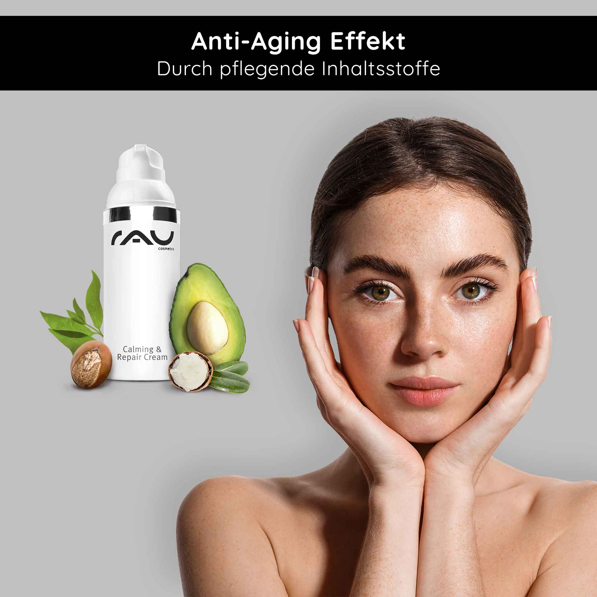 镇静修复霜 50 毫升 镇静肌肤 Frau mit beruhigter Haut und RAU Cosmetics Calming & Repair Cream, umgeben von Avocado und anderen pflegenden Inhaltsstoffen, betont Anti-Aging-Effekte.